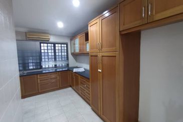 Petaling Jaya  Seksyen 19 2 Storey House For Sale