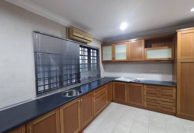 Petaling Jaya  Seksyen 19 2 Storey House For Sale