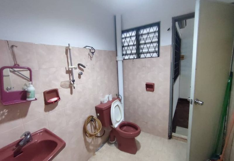 Petaling Jaya  Seksyen 19 2 Storey House For Sale