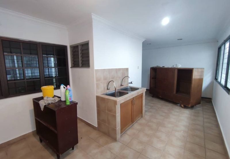 Petaling Jaya  Seksyen 19 2 Storey House For Sale