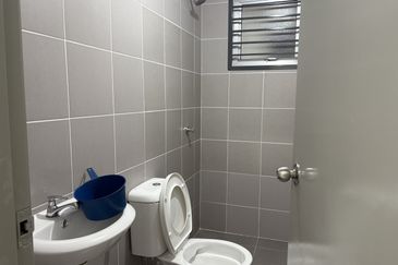 New Pangsapuri Sena Bandar Sungai Long near UTAR