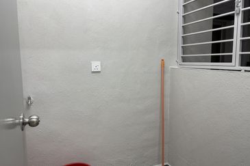 New Pangsapuri Sena Bandar Sungai Long near UTAR