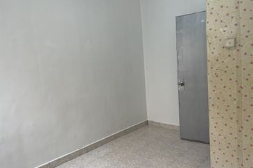 Double Storey Taman Desa Permai Bandar Sungai Long near UTAR