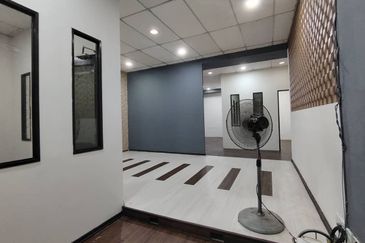 Ready Move in 2-Storey Shop @ Alam Damai UCSI Tmn Connaught