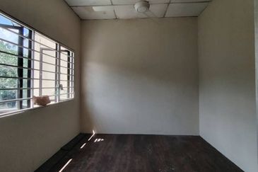 Ready Move in 2-Storey Shop @ Alam Damai UCSI Tmn Connaught