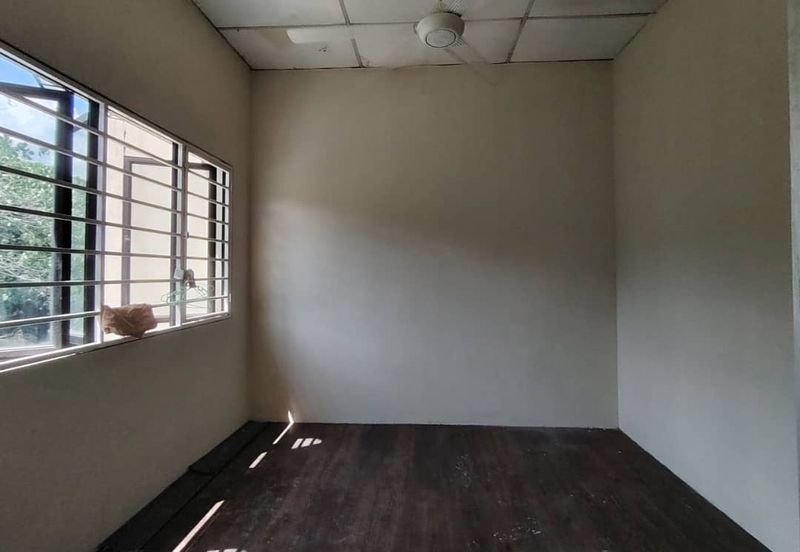 Ready Move in 2-Storey Shop @ Alam Damai UCSI Tmn Connaught