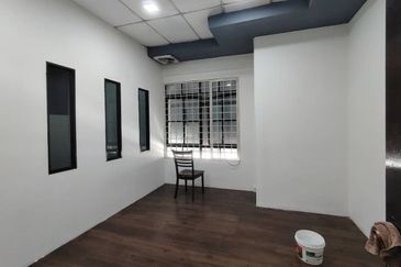 Ready Move in 2-Storey Shop @ Alam Damai UCSI Tmn Connaught