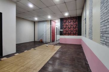 Ready Move in 2-Storey Shop @ Alam Damai UCSI Tmn Connaught