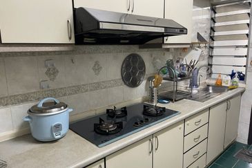 Astana Putra Condo Bukit Rahman Putra Sungai Buloh