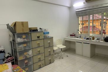 Astana Putra Condo Bukit Rahman Putra Sungai Buloh