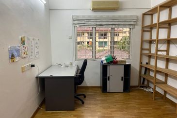 Astana Putra Condo Bukit Rahman Putra Sungai Buloh