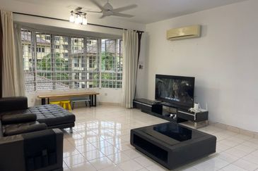 Astana Putra Condo Bukit Rahman Putra Sungai Buloh
