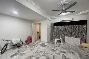 End Lot 2.5 Storey Taman Cheras Jaya Balakong near Amerin Mall