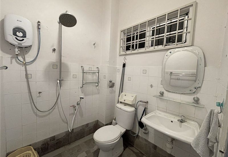 End Lot 2.5 Storey Taman Cheras Jaya Balakong near Amerin Mall