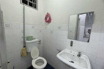 End Lot 2.5 Storey Taman Cheras Jaya Balakong near Amerin Mall