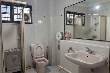 Big Corner Double Storey Pandan Perdana near Shamelin 