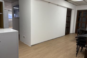 Fully Furniture Office Space Plaza Permata KL City Jln Tun Razak LRT