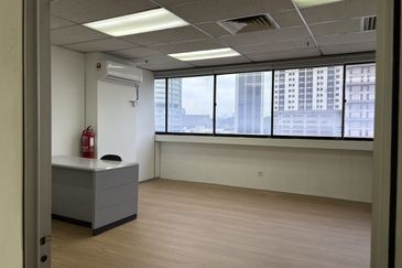 Fully Furniture Office Space Plaza Permata KL City Jln Tun Razak LRT