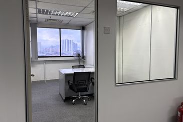 Fully Furniture Office Space Plaza Permata KL City Jln Tun Razak LRT