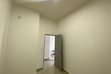 Green Park Residence Seri Kembangan Swimming Pool View 