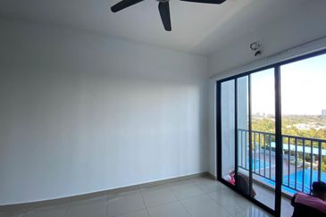 Green Park Residence Seri Kembangan Swimming Pool View 