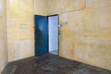 Freehold Flat at Jalan Cempedak Off Jalan Perhentian, Sentul 