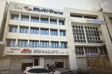 4.5 Storey Shop Facing Main Road Raja Muda Musa Port Klang