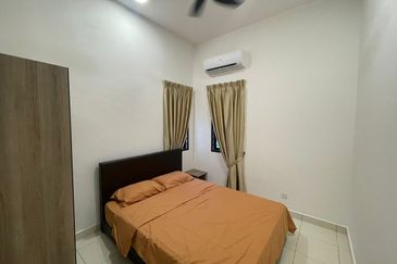 Fully Furnished Corner Ground Floor Rafflesia Residence Sg Long