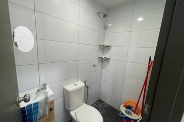 Fully Furnished Corner Ground Floor Rafflesia Residence Sg Long