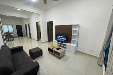 Fully Furnished Corner Ground Floor Rafflesia Residence Sg Long