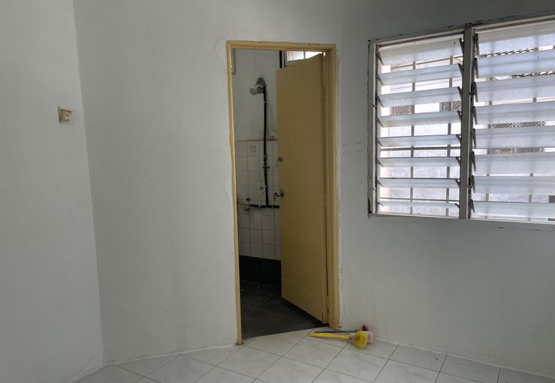 End Lot 2.5 Storey Taman Cheras Jaya Balakong near Amerin Mall