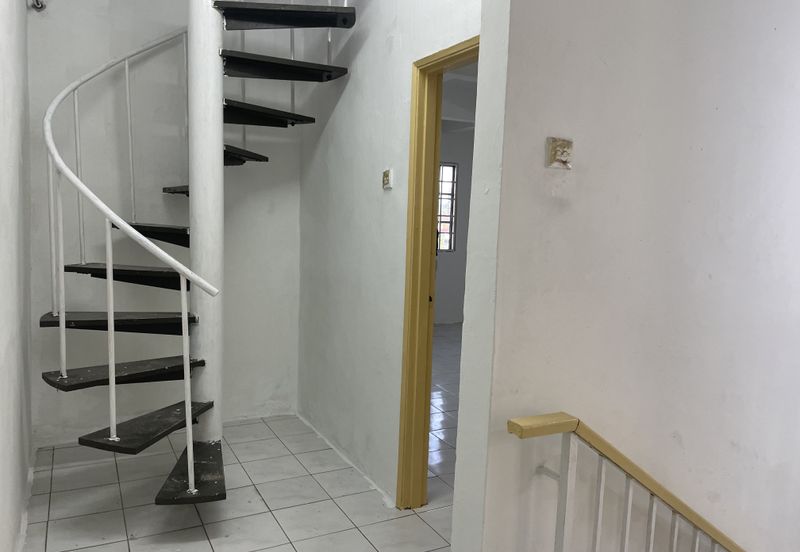 End Lot 2.5 Storey Taman Cheras Jaya Balakong near Amerin Mall