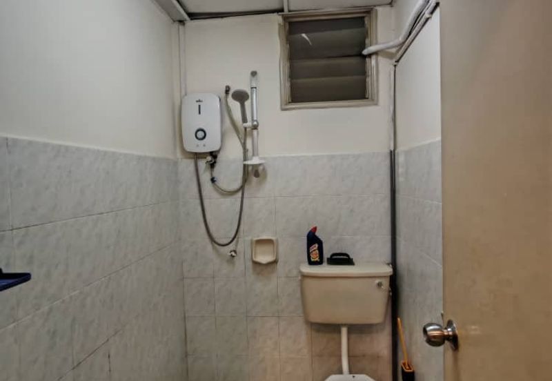 Ready Move In Partial Furnished Green Acre Bandar Sg Long