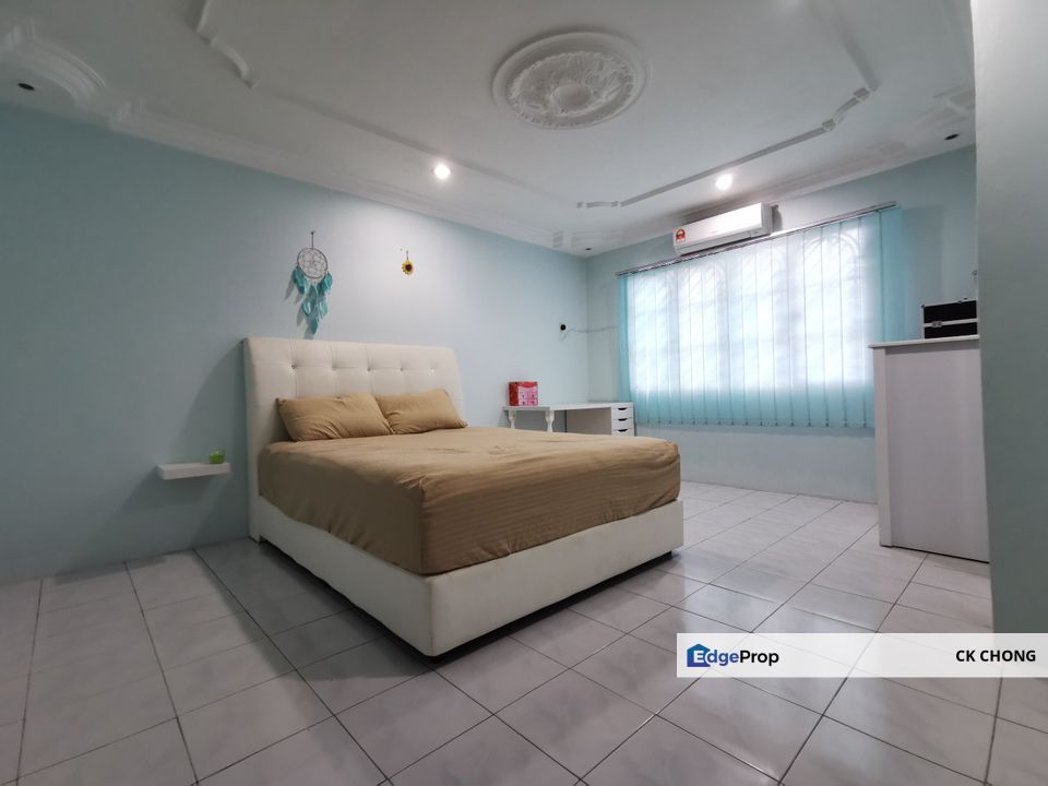 End Lot Fully Renovated 2.5 Storey Taman Cheras Jaya Balakong , Selangor, Balakong