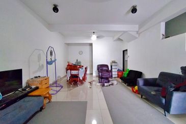 Taman Casa Lagenda, Batu 14, Hulu Langat Double Storey Terrace Freehold Malay Reserve for sale