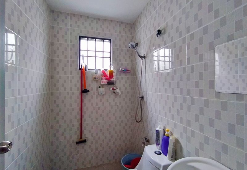 Taman Casa Lagenda, Batu 14, Hulu Langat Double Storey Terrace Freehold Malay Reserve for sale