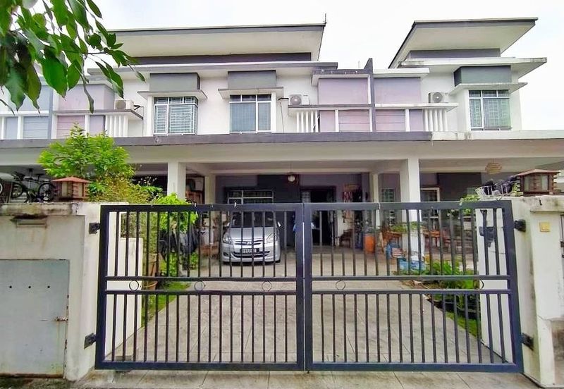 Taman Casa Lagenda, Batu 14, Hulu Langat Double Storey Terrace Freehold Malay Reserve for sale