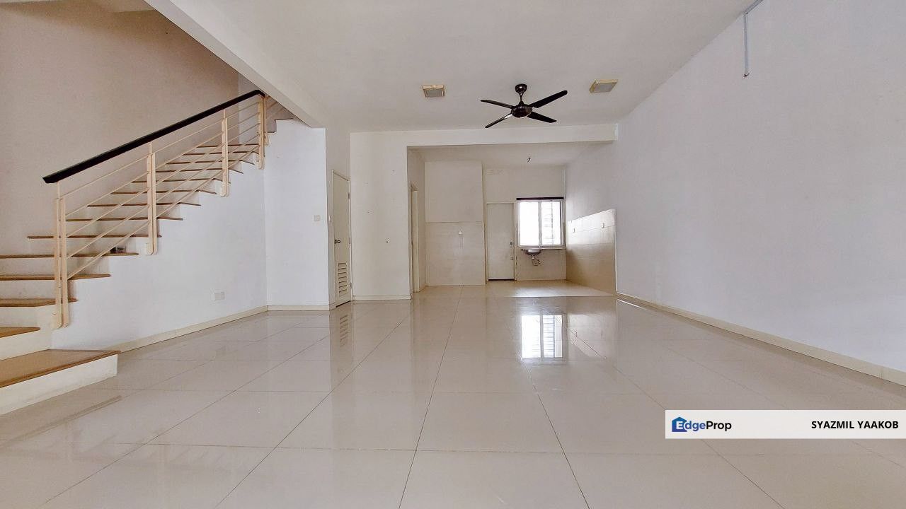 2.5 Storey Terrace House, Sunway Alam Suria, Seksyen U10, Shah Alam for Sale Cheapest Non-Bumi Lot 5 Rooms 4 Bathrooms, Selangor, Shah Alam