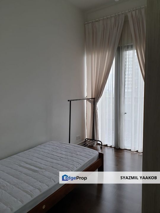 Puncak 7 Residences Condominium, Seksyen 7 Shah Alam for Sale (3 rooms 3 bathrooms, Low Density, Near Uitm, Tenanted), Selangor, Shah Alam