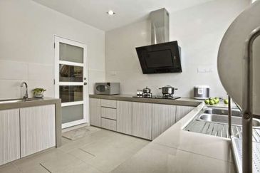 Monthly 1.7k Get Big Resort Condo 4R2B @ Kota Kemuning!