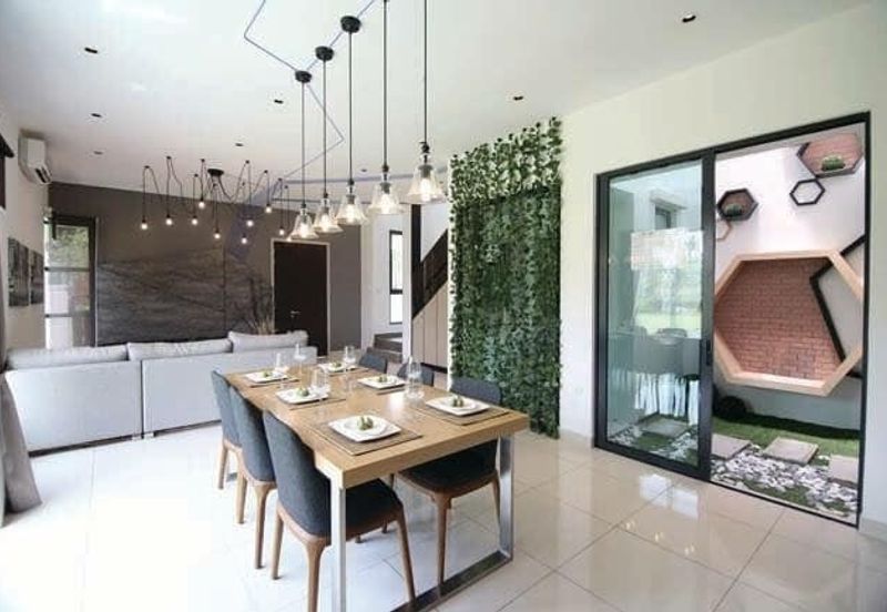 BEST BUY LARGE CONDO 1200SQFT 4 BEDROOM @ Kota Kemuning!