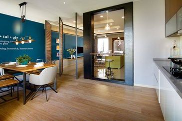 FREEHOLD Sky Condo 4R2B NEW Nr Town!