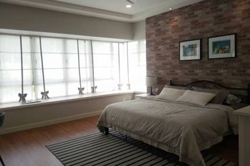 FREEHOLD [Greenery Condo 4R2B] Monthly 1.7k Get!