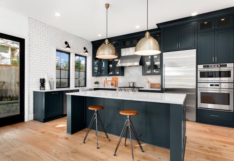 RESORT THEMED 4R2B High End Condo Monthly 1.8k Get!