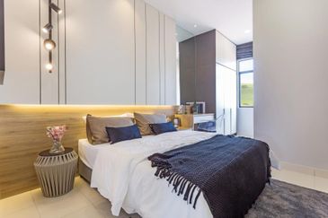 Kota Kemuning [LIMITED Big Condo 4 rooms] Monthly 1.7k LAST 3 UNIT!