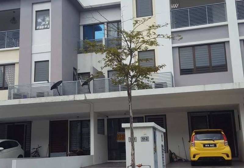 Odora Parkhomes @ 16 Sierra