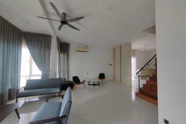 Akira @ 16 Sierra (Sierra 9)