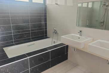 Akira @ 16 Sierra (Sierra 9)