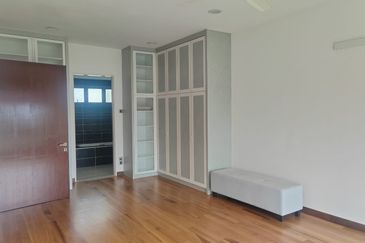 Akira @ 16 Sierra (Sierra 9)