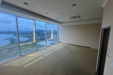 Pusat Perdagangan Seri Kembangan